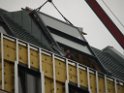 800 kg Fensterrahmen drohte auf Strasse zu rutschen Koeln Friesenplatz P49